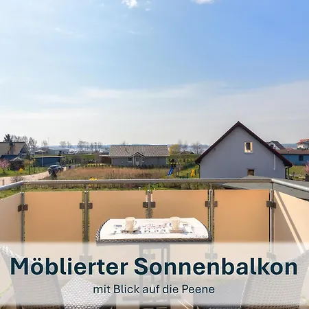 Peenemuende, Seglerhafen_sb_trimaran 4 We